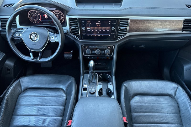 Volkswagen Atlas Vehicle Full-screen Gallery Image 15