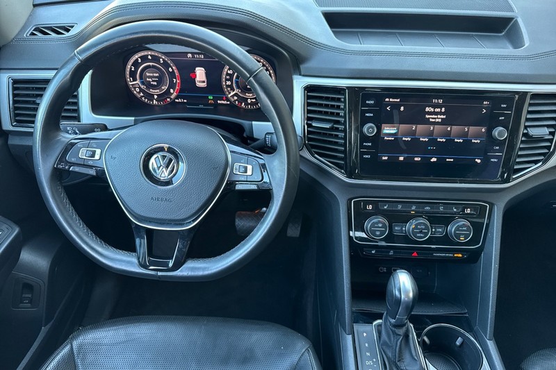 Volkswagen Atlas Vehicle Full-screen Gallery Image 16
