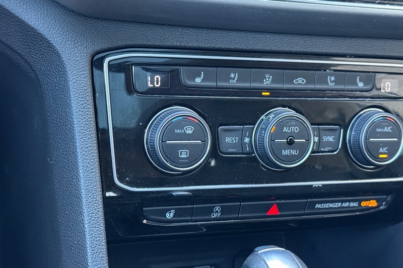 Volkswagen Atlas Vehicle Full-screen Gallery Image 30