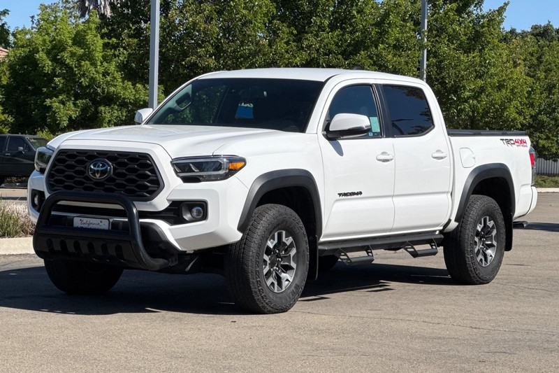 Toyota Tacoma 4WD Vehicle Full-screen Gallery Image 08