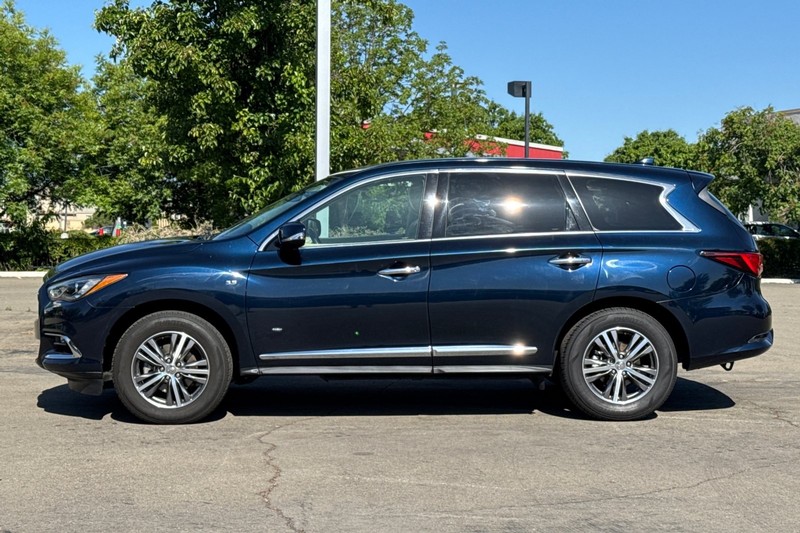 INFINITI QX60 Vehicle Full-screen Gallery Image 07