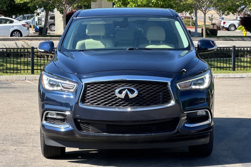 INFINITI QX60 Vehicle Full-screen Gallery Image 09