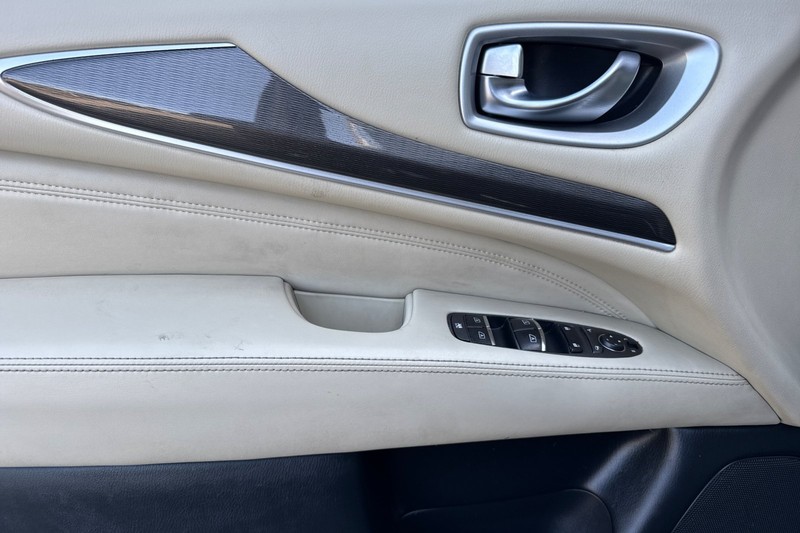 INFINITI QX60 Vehicle Full-screen Gallery Image 11