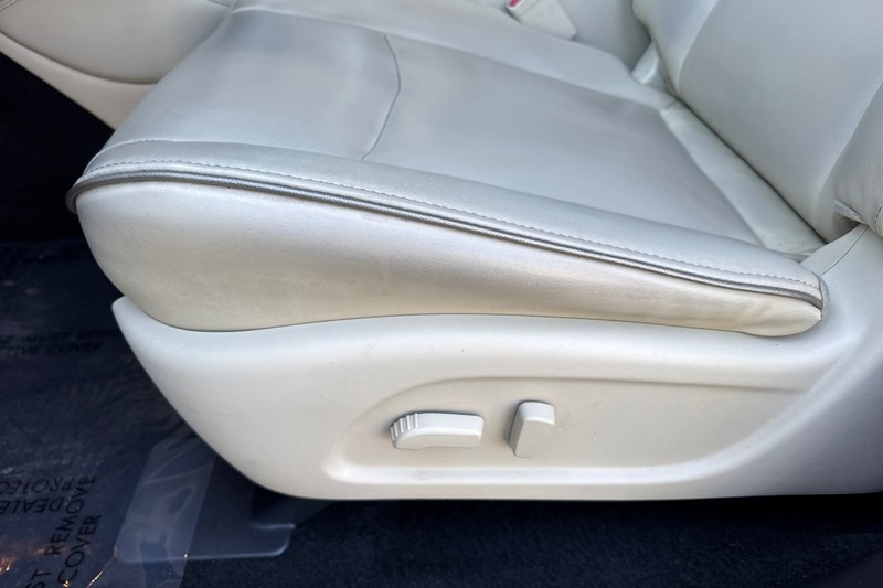 INFINITI QX60 Vehicle Full-screen Gallery Image 13
