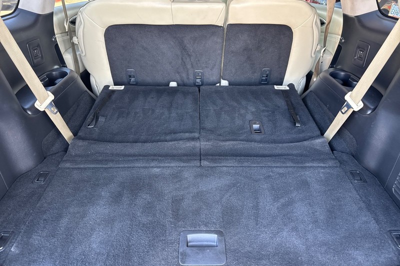 INFINITI QX60 Vehicle Full-screen Gallery Image 17