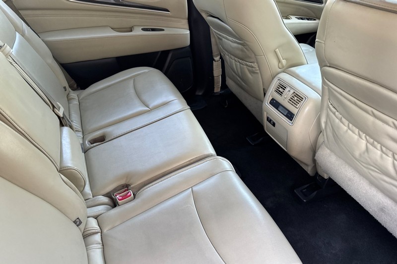 INFINITI QX60 Vehicle Full-screen Gallery Image 19