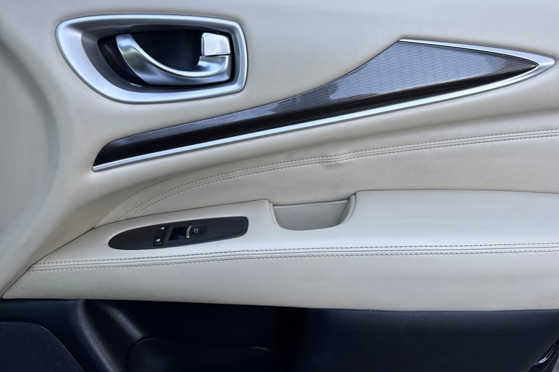 INFINITI QX60 Vehicle Full-screen Gallery Image 22