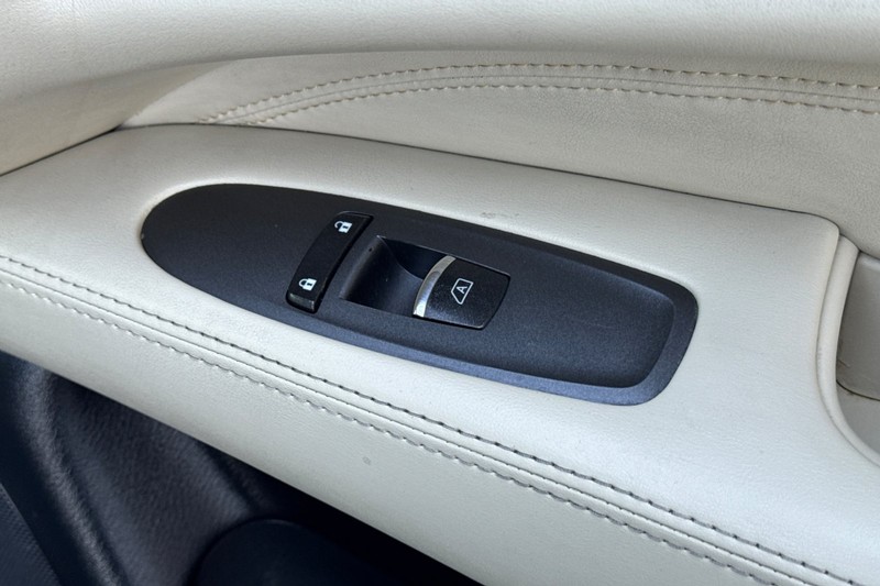 INFINITI QX60 Vehicle Full-screen Gallery Image 23
