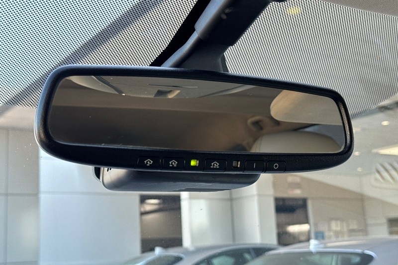 INFINITI QX60 Vehicle Full-screen Gallery Image 26