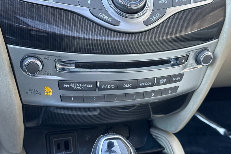 INFINITI QX60 Vehicle Full-screen Gallery Image 32