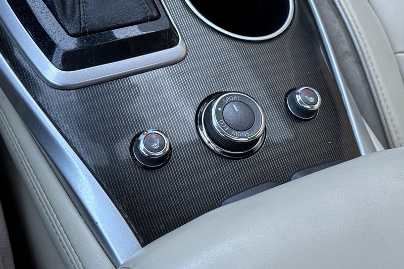 INFINITI QX60 Vehicle Full-screen Gallery Image 33