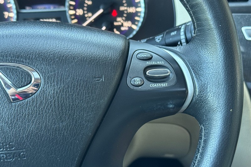 INFINITI QX60 Vehicle Full-screen Gallery Image 40