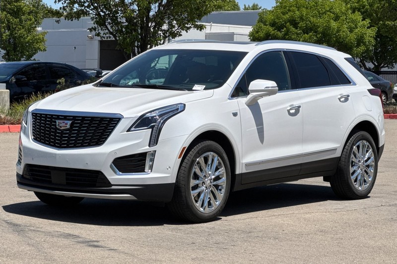 Cadillac XT5 Vehicle Full-screen Gallery Image 08