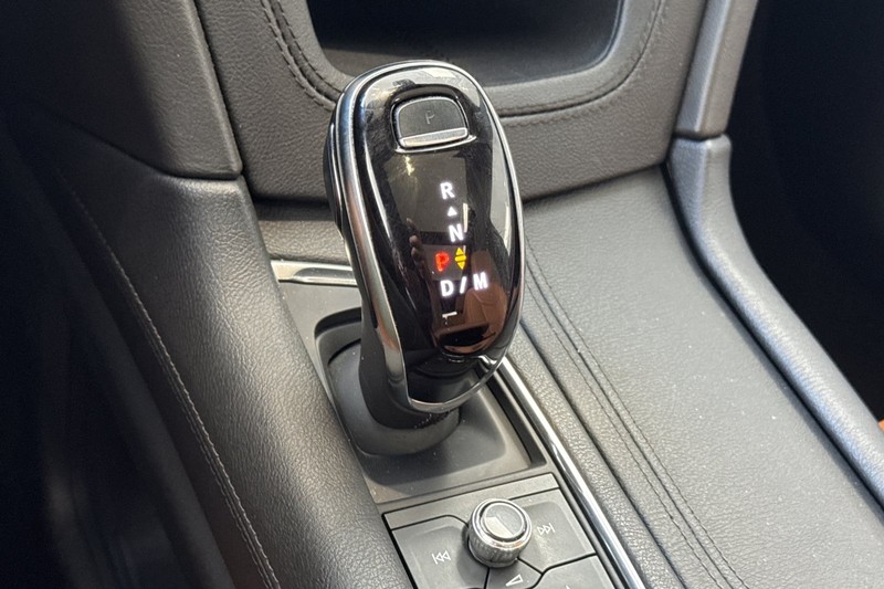 Cadillac XT5 Vehicle Full-screen Gallery Image 34