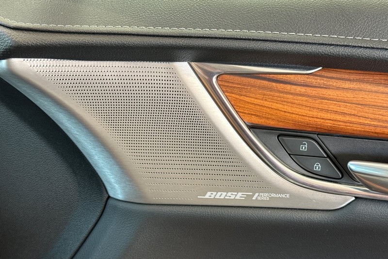Cadillac XT5 Vehicle Full-screen Gallery Image 45