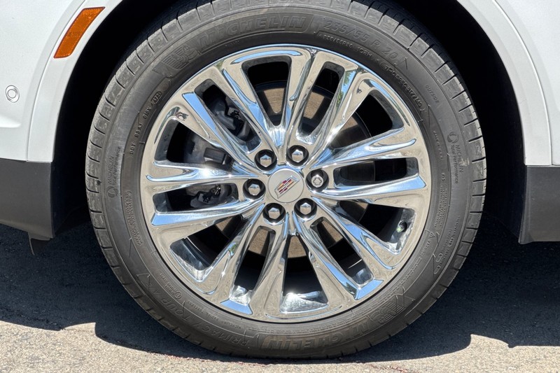 Cadillac XT5 Vehicle Full-screen Gallery Image 48