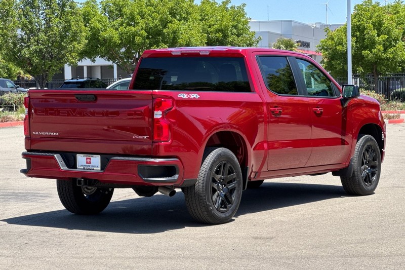 Chevrolet Silverado 1500 Vehicle Full-screen Gallery Image 04