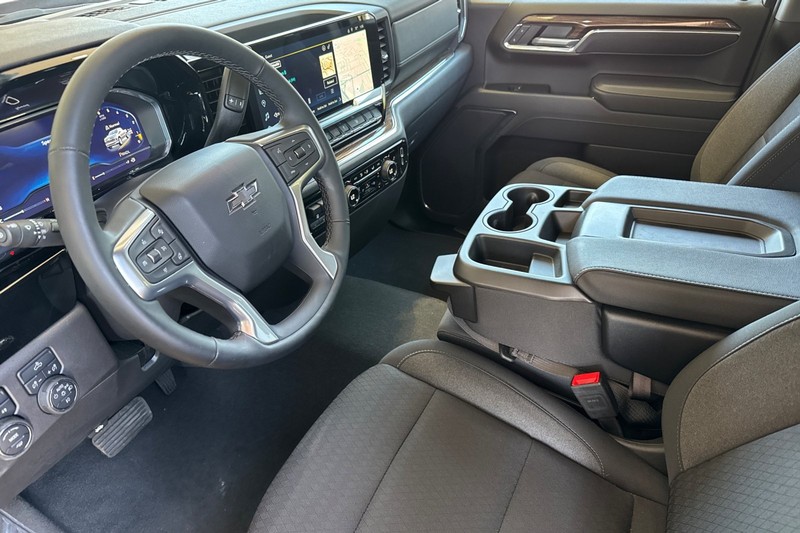 Chevrolet Silverado 1500 Vehicle Full-screen Gallery Image 10