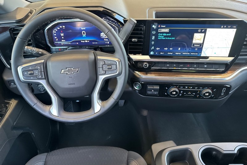Chevrolet Silverado 1500 Vehicle Full-screen Gallery Image 16