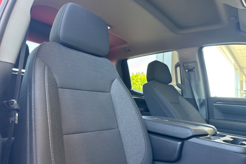 Chevrolet Silverado 1500 Vehicle Full-screen Gallery Image 19