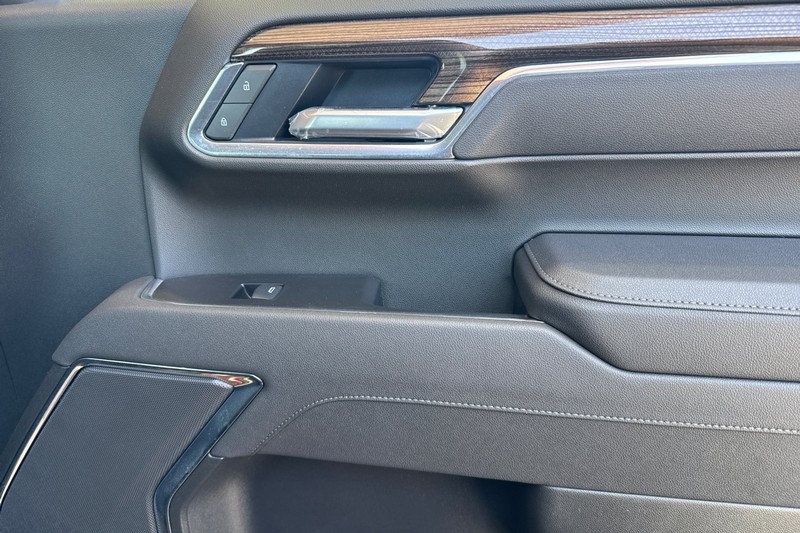 Chevrolet Silverado 1500 Vehicle Full-screen Gallery Image 20