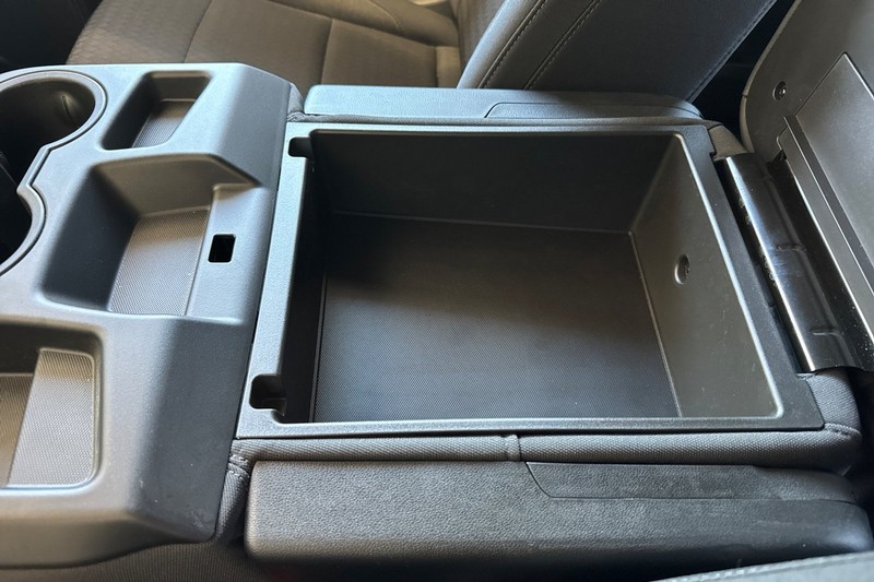 Chevrolet Silverado 1500 Vehicle Full-screen Gallery Image 32
