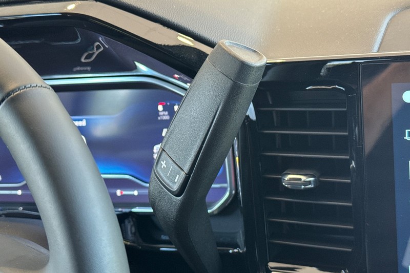 Chevrolet Silverado 1500 Vehicle Full-screen Gallery Image 33