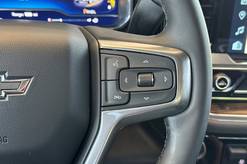 Chevrolet Silverado 1500 Vehicle Full-screen Gallery Image 38