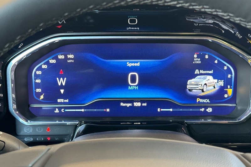 Chevrolet Silverado 1500 Vehicle Full-screen Gallery Image 39