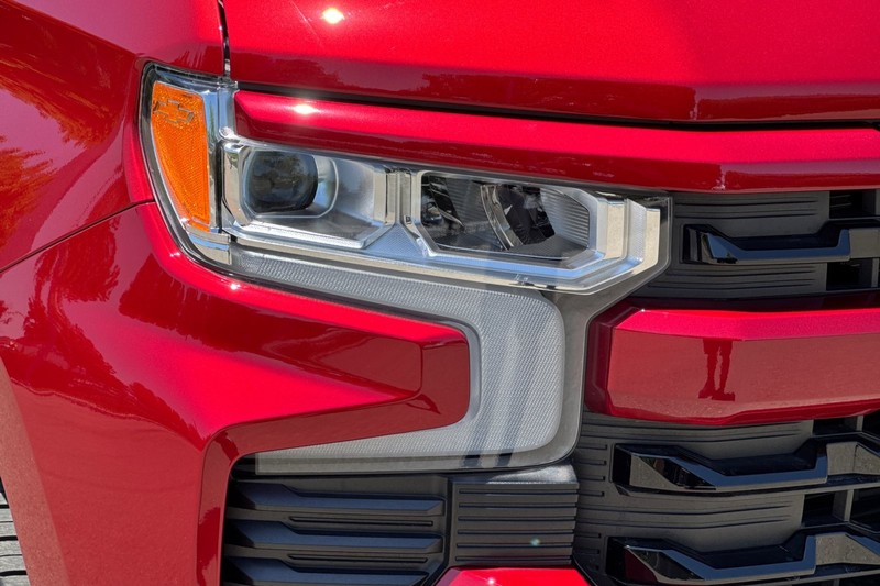 Chevrolet Silverado 1500 Vehicle Full-screen Gallery Image 46