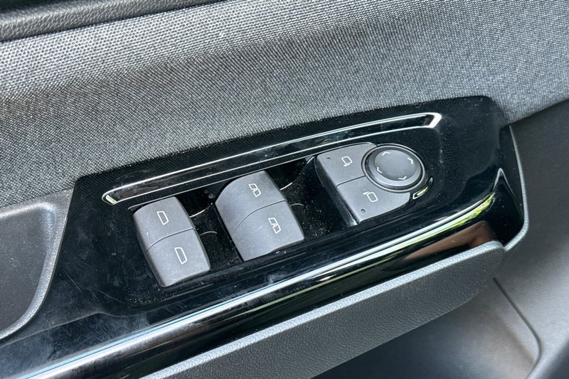 Honda Prologue Vehicle Full-screen Gallery Image 12