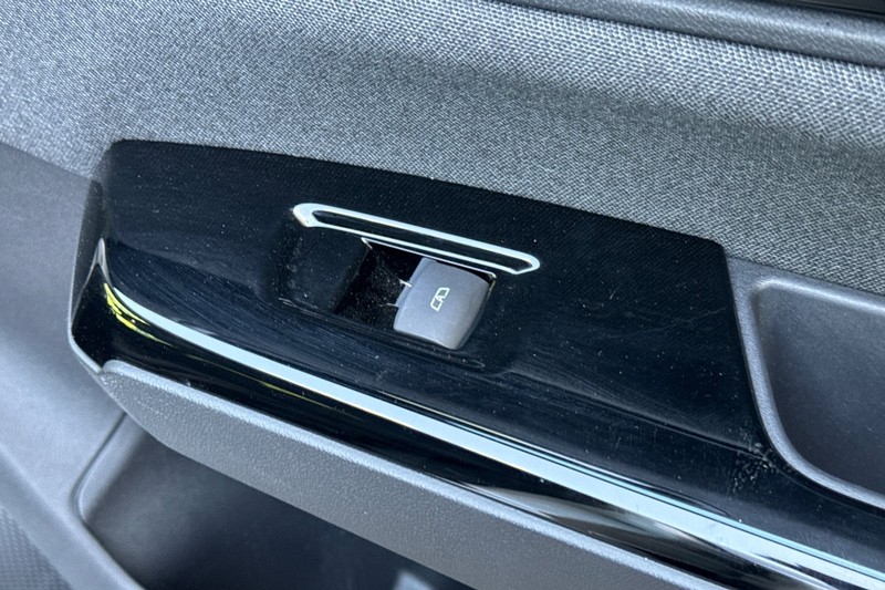 Honda Prologue Vehicle Full-screen Gallery Image 22