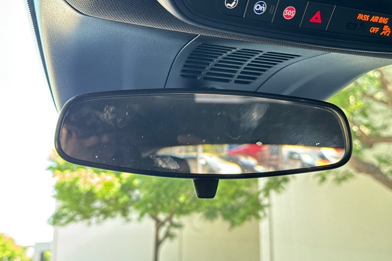 Honda Prologue Vehicle Full-screen Gallery Image 25
