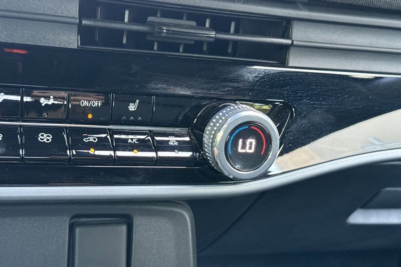 Honda Prologue Vehicle Full-screen Gallery Image 30