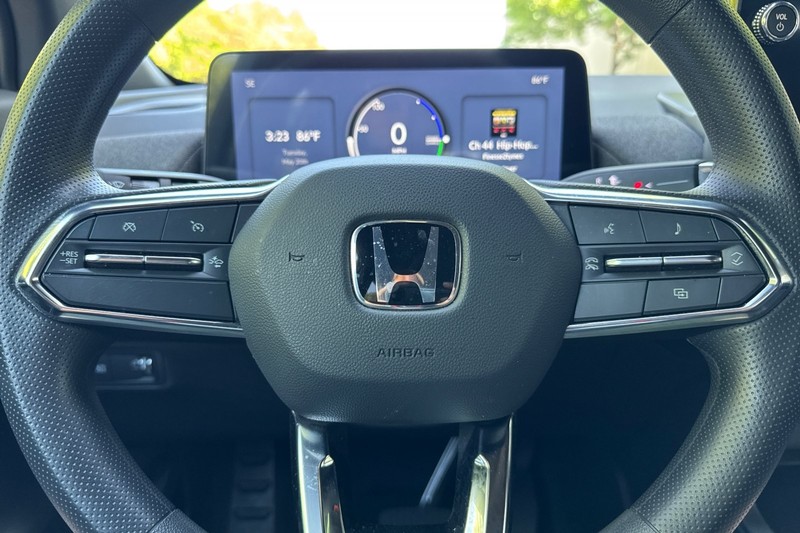 Honda Prologue Vehicle Full-screen Gallery Image 36