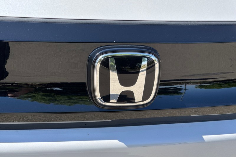 Honda Prologue Vehicle Full-screen Gallery Image 47