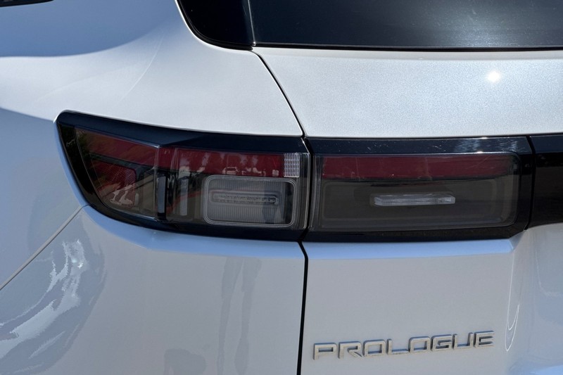 Honda Prologue Vehicle Full-screen Gallery Image 48