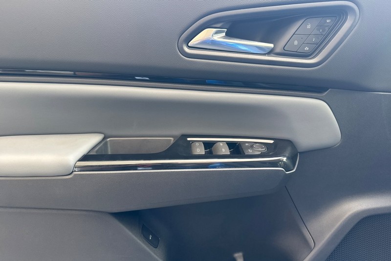 Honda Prologue Vehicle Full-screen Gallery Image 11
