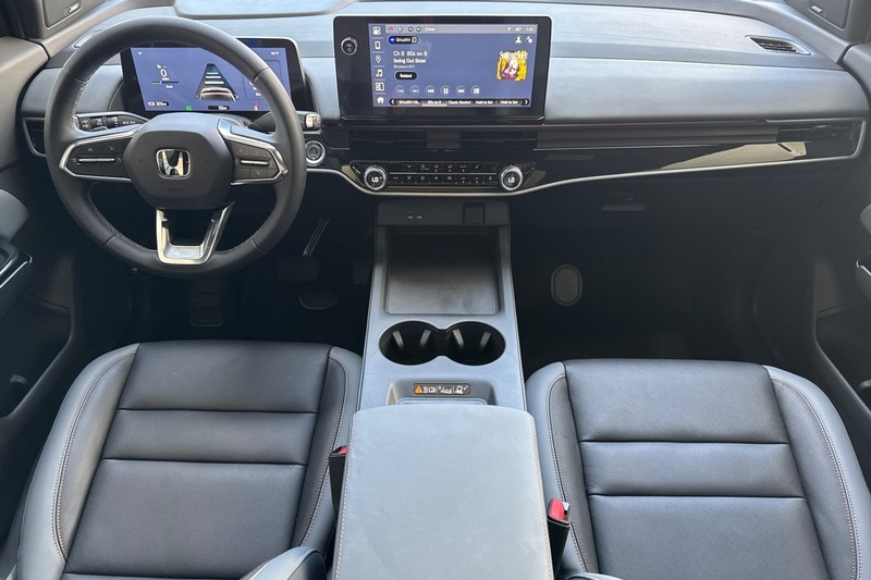 Honda Prologue Vehicle Full-screen Gallery Image 15