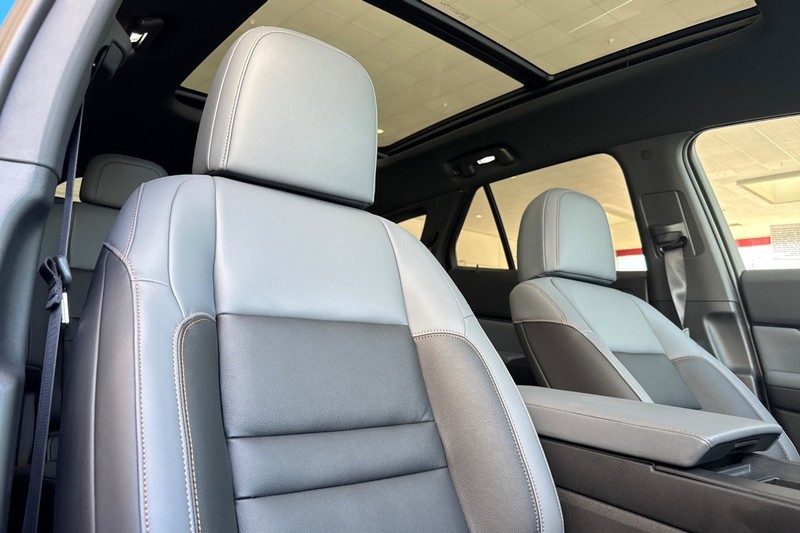 Honda Prologue Vehicle Full-screen Gallery Image 20