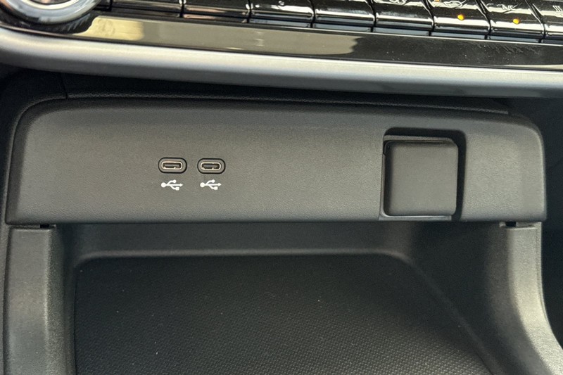 Honda Prologue Vehicle Full-screen Gallery Image 31