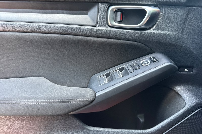 Honda Civic Sedan Vehicle Full-screen Gallery Image 11