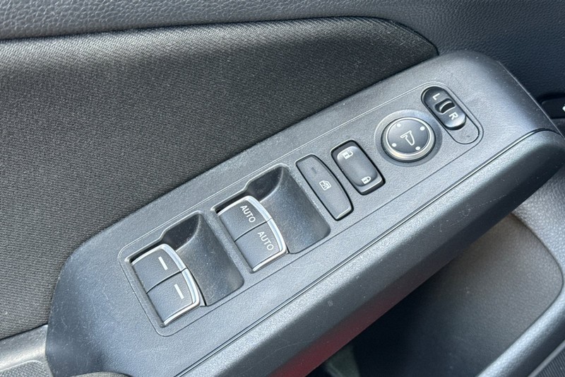 Honda Civic Sedan Vehicle Full-screen Gallery Image 12