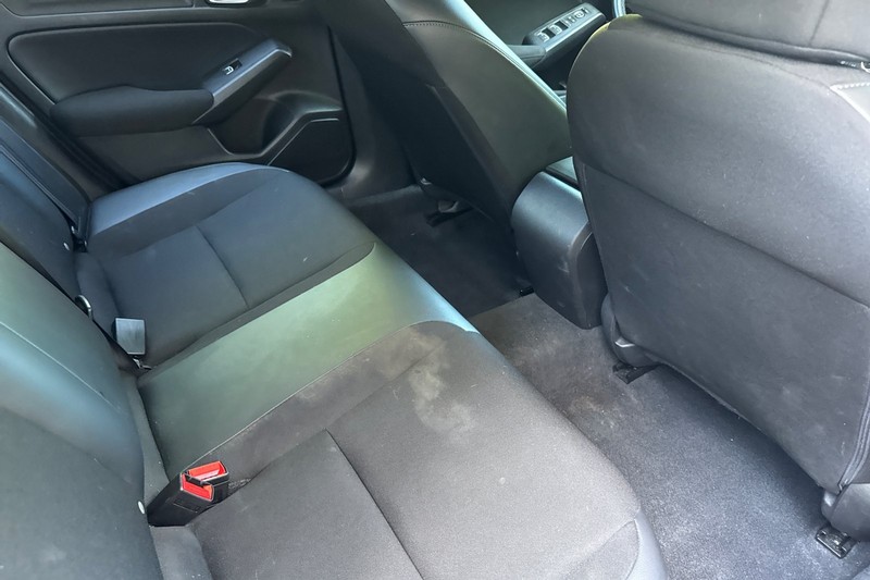Honda Civic Sedan Vehicle Full-screen Gallery Image 17