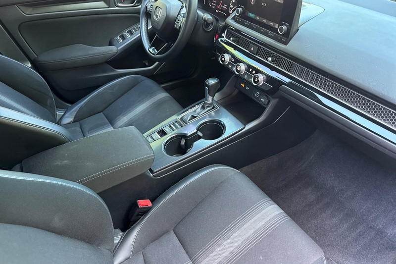 Honda Civic Sedan Vehicle Full-screen Gallery Image 18