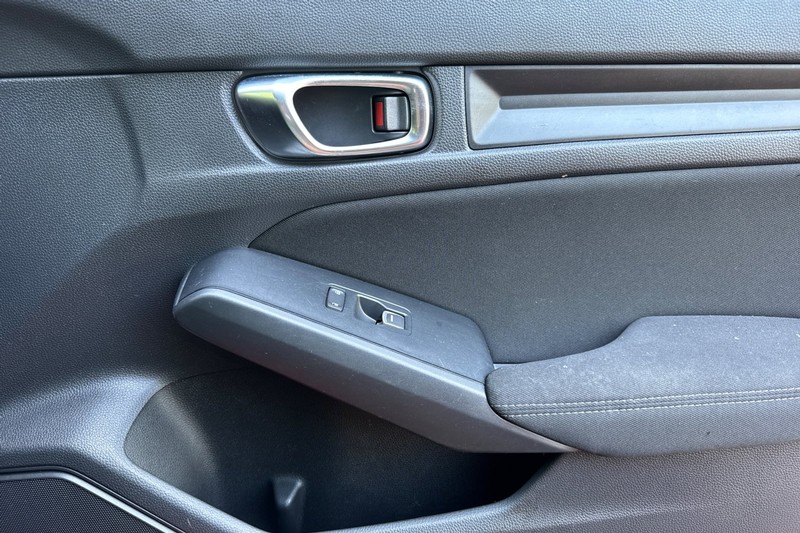 Honda Civic Sedan Vehicle Full-screen Gallery Image 20