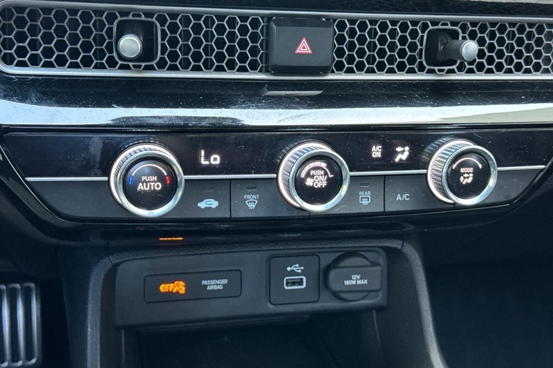 Honda Civic Sedan Vehicle Full-screen Gallery Image 27