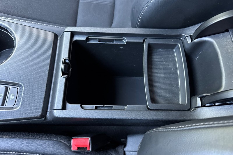 Honda Civic Sedan Vehicle Full-screen Gallery Image 32
