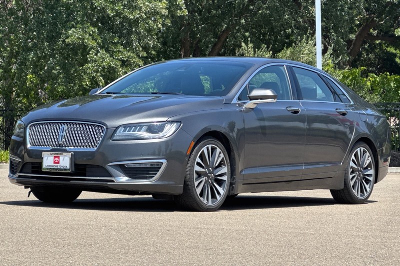 Lincoln MKZ Vehicle Full-screen Gallery Image 08