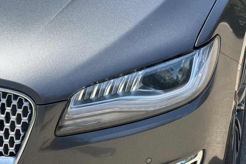 Lincoln MKZ Vehicle Full-screen Gallery Image 49